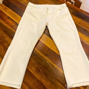 Mother Step Fray Crop White Jean